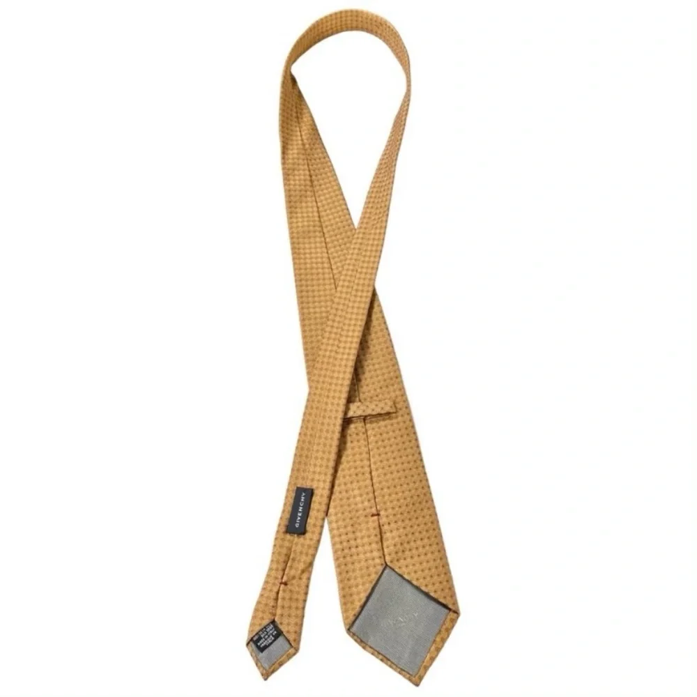 Givenchy Necktie 59 1/4” Gold 100% Silk Tie Made In‎ Italy